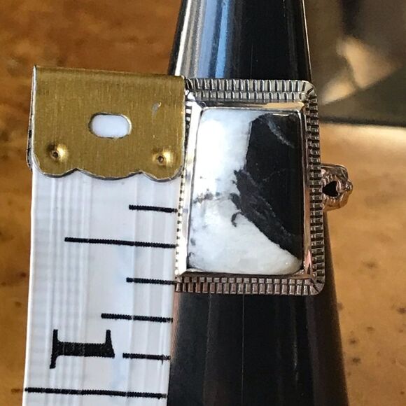 White Buffalo Sterling Silver Ring Size 7 - Picture 6 of 8